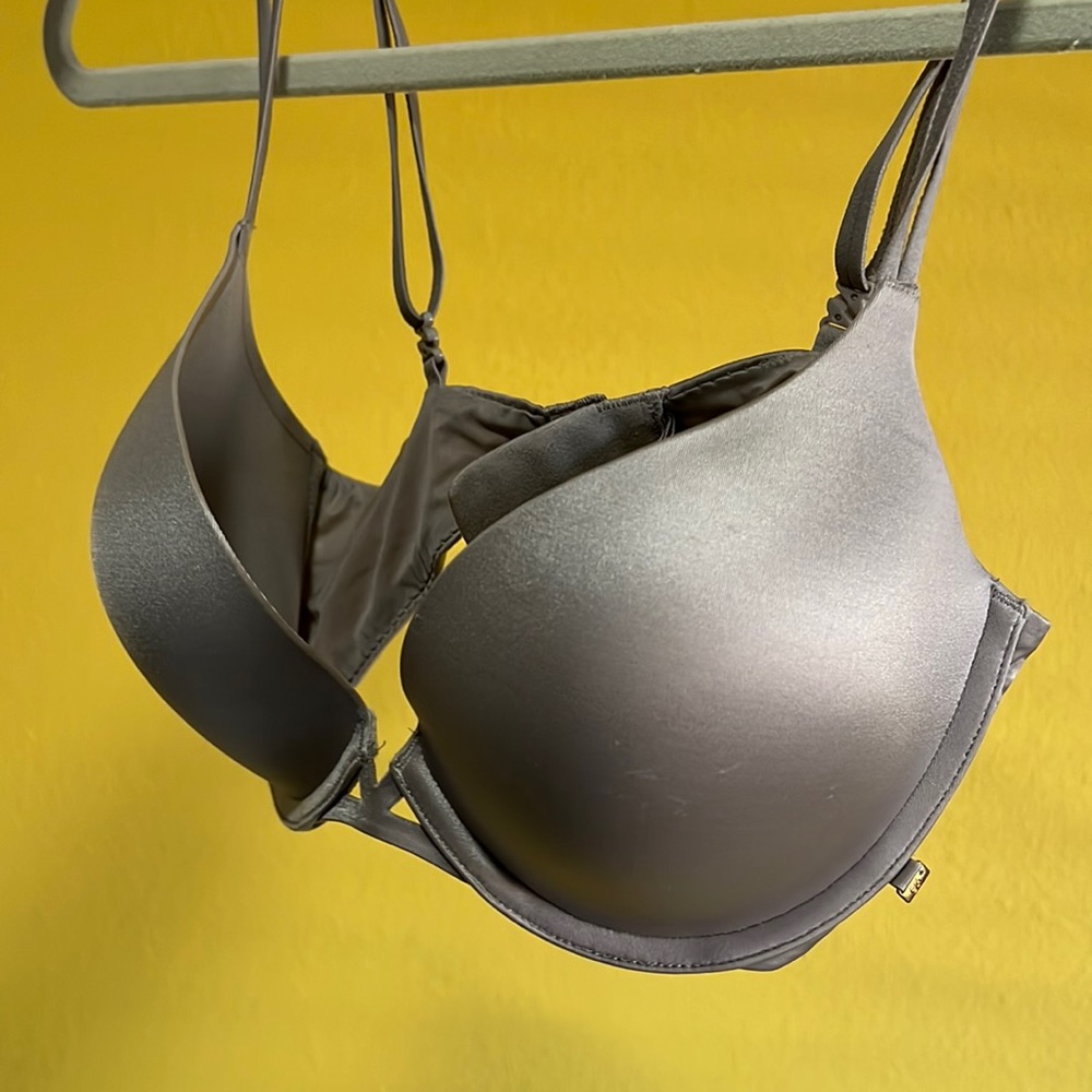 Victoria’s Secret very sexy push up bra 32D